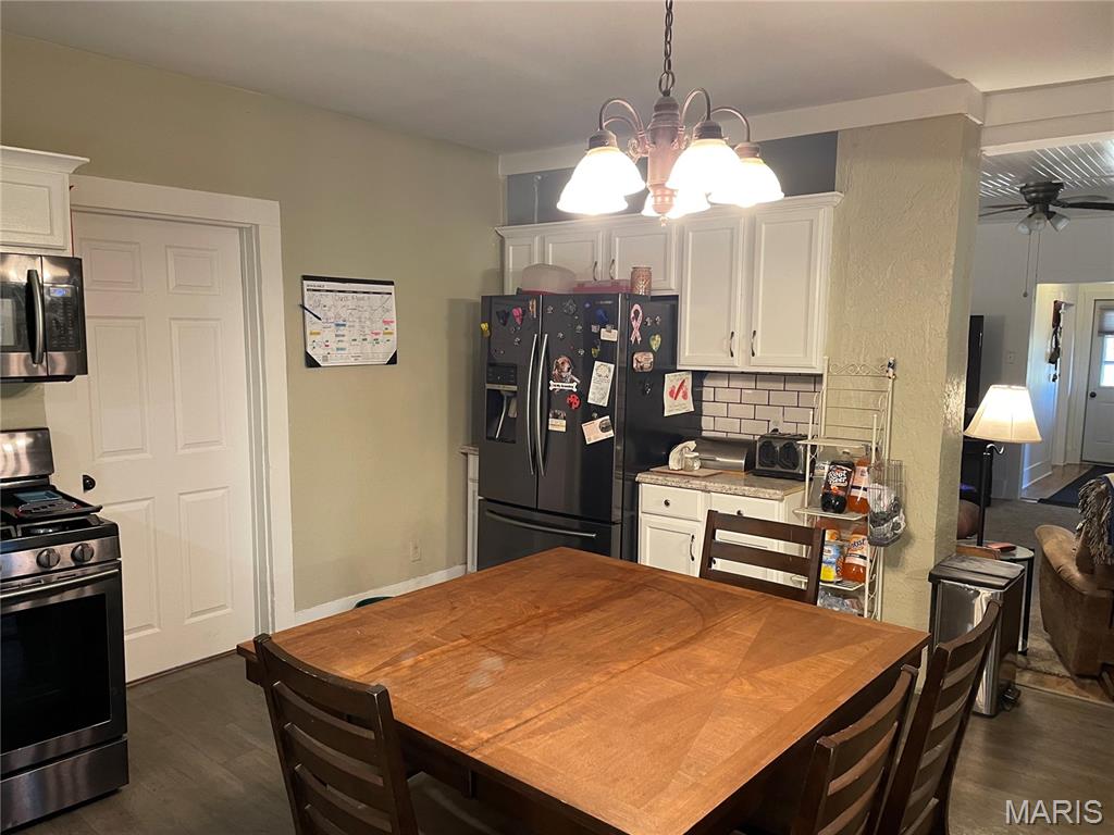 700 N Hickory Street Property Photo 9