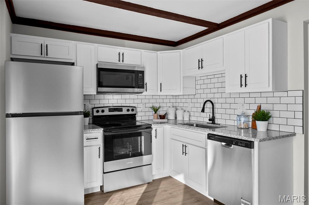 10587 Carroll Wood Way Property Photo 11
