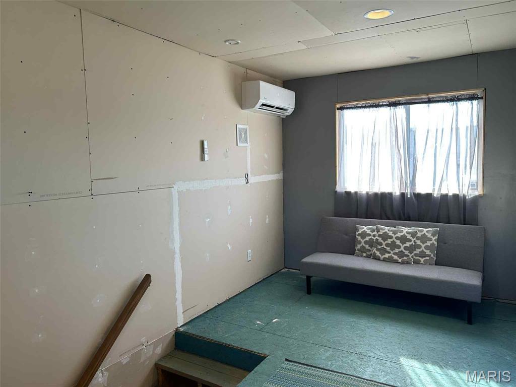 502 E Washington Street Property Photo 11