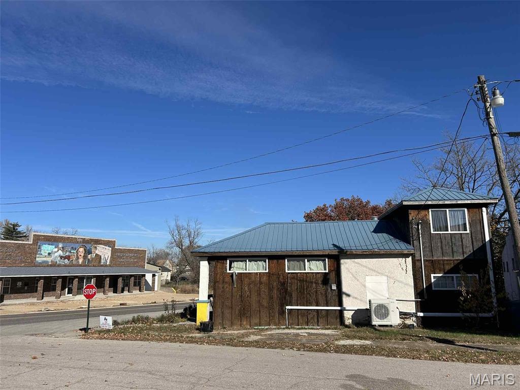 502 E Washington Street Property Photo 18