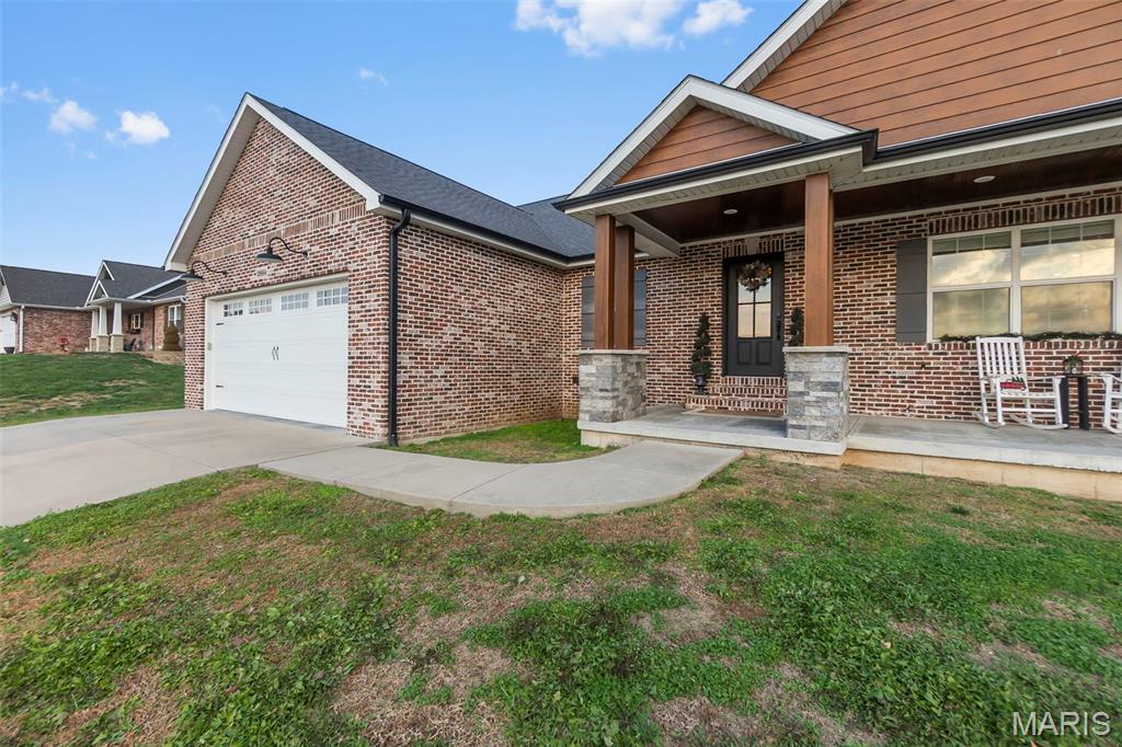 2864 Clear Spring Place Property Photo 2
