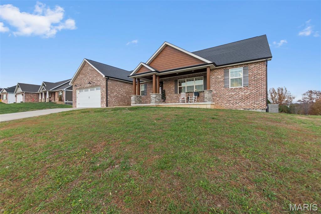 2864 Clear Spring Place Property Photo 3