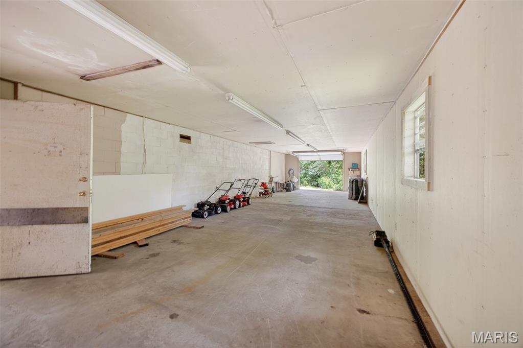 21987 Teak Lane Property Photo 8
