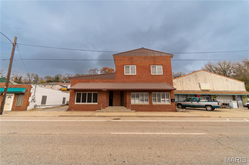 2248 E Broadway Property Photo 2