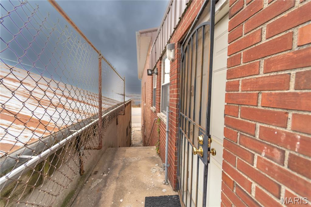 2248 E Broadway Property Photo 16