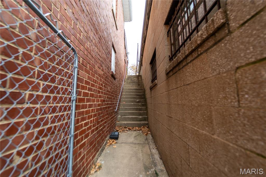 2248 E Broadway Property Photo 24