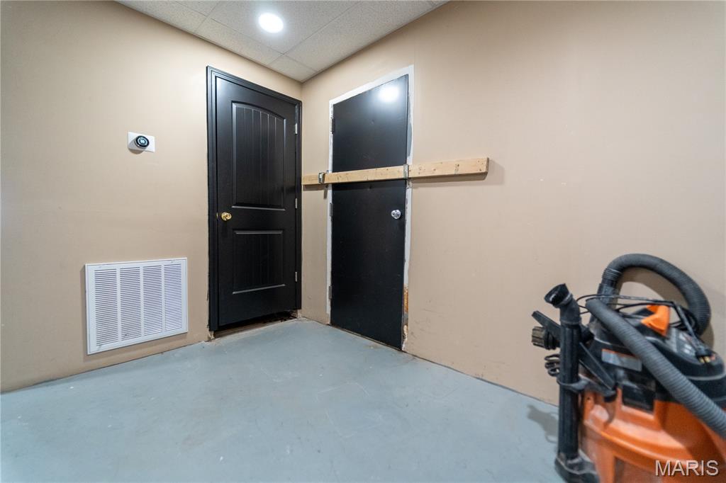 2248 E Broadway Property Photo 27