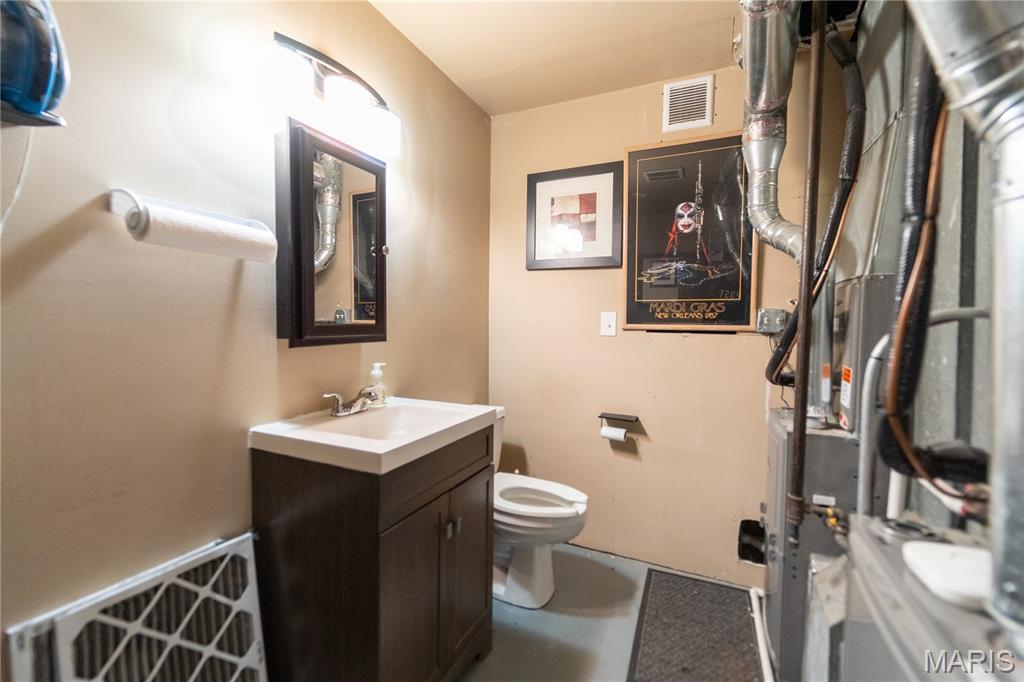 2248 E Broadway Property Photo 40