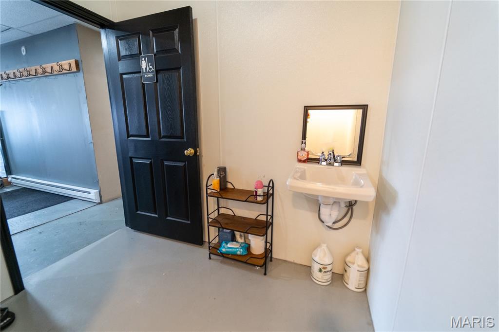 2248 E Broadway Property Photo 43