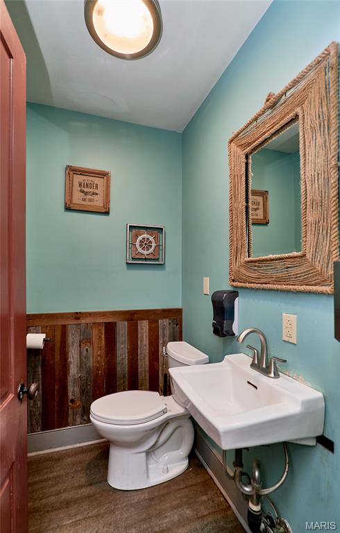214 E 1st Street Property Photo 27