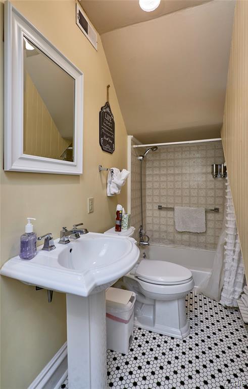 214 E 1st Street Property Photo 46