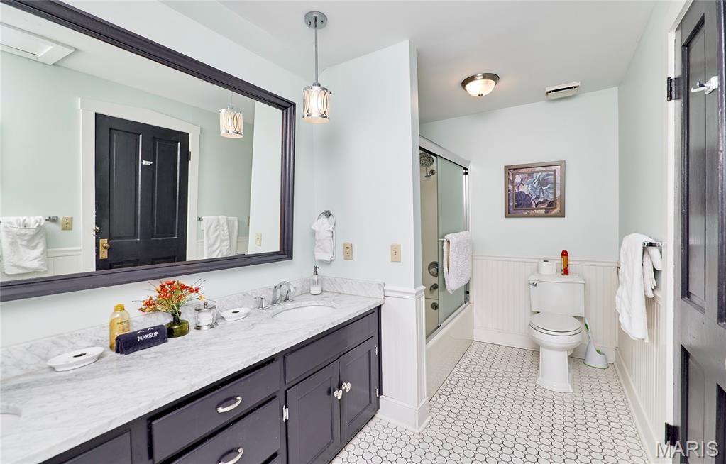 214 E 1st Street Property Photo 65