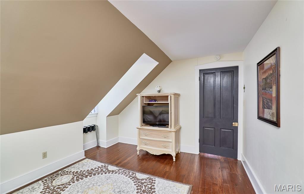 214 E 1st Street Property Photo 70