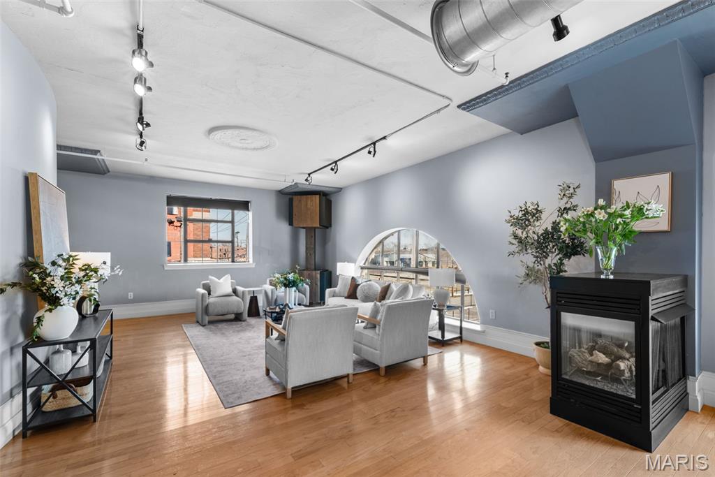 4901 Washington Boulevard 2c Property Photo 2