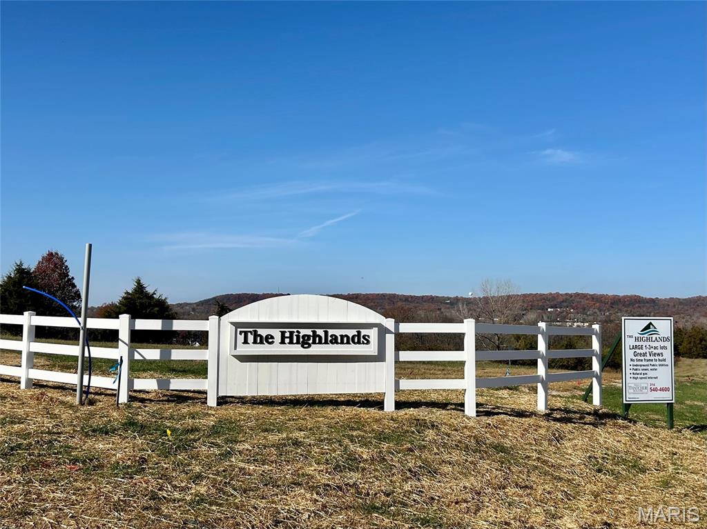 668 #12 Highlands Ct. Court Property Photo 1