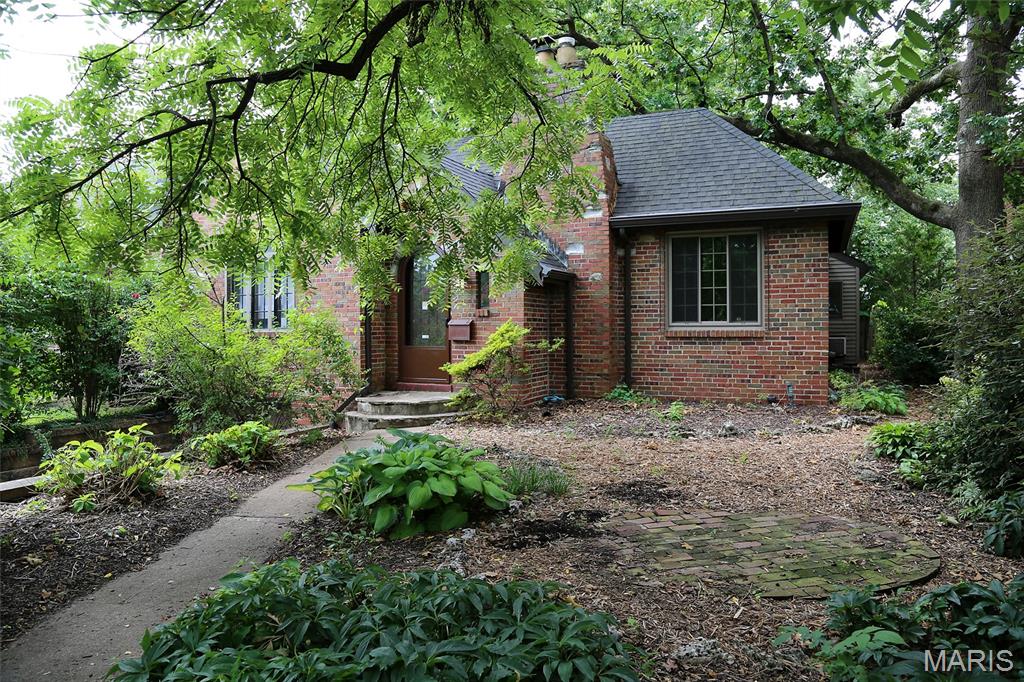 8788 Pine Avenue Property Photo 1