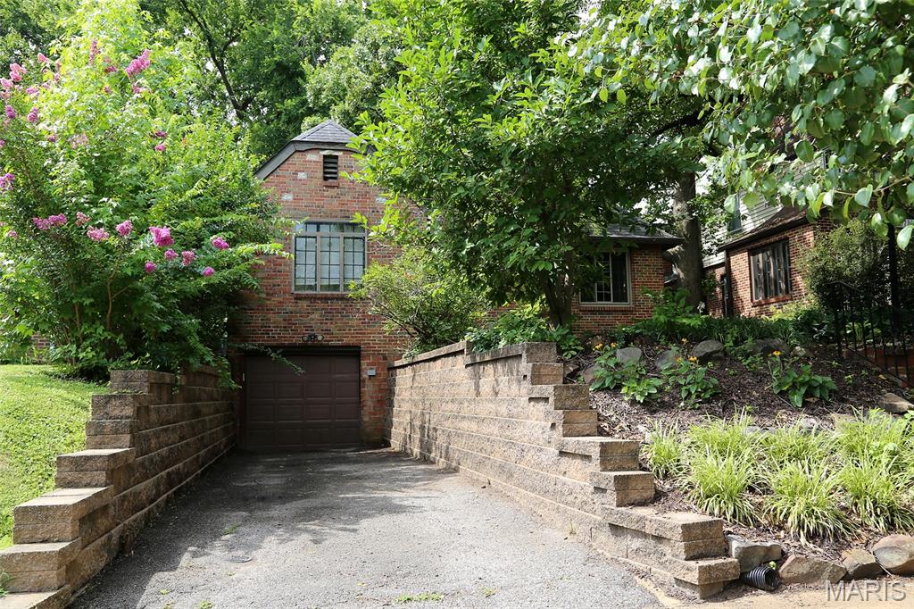 8788 Pine Avenue Property Photo 2