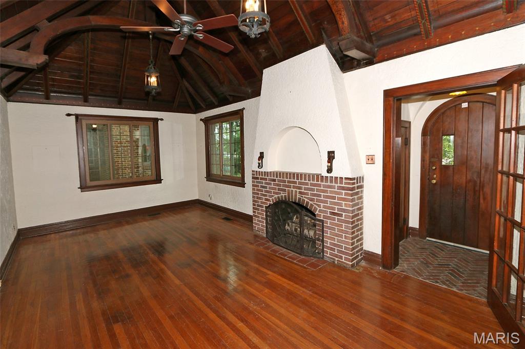 8788 Pine Avenue Property Photo 4