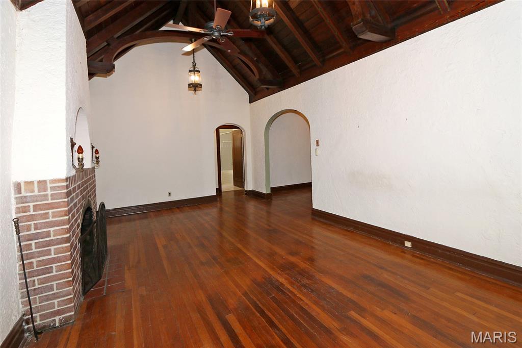 8788 Pine Avenue Property Photo 7