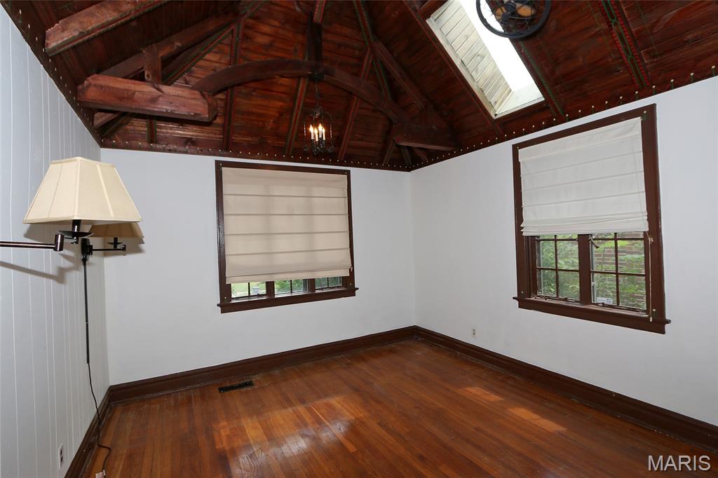 8788 Pine Avenue Property Photo 18