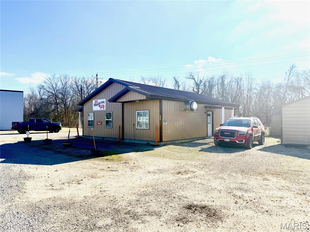 307 E State Street Property Photo 2