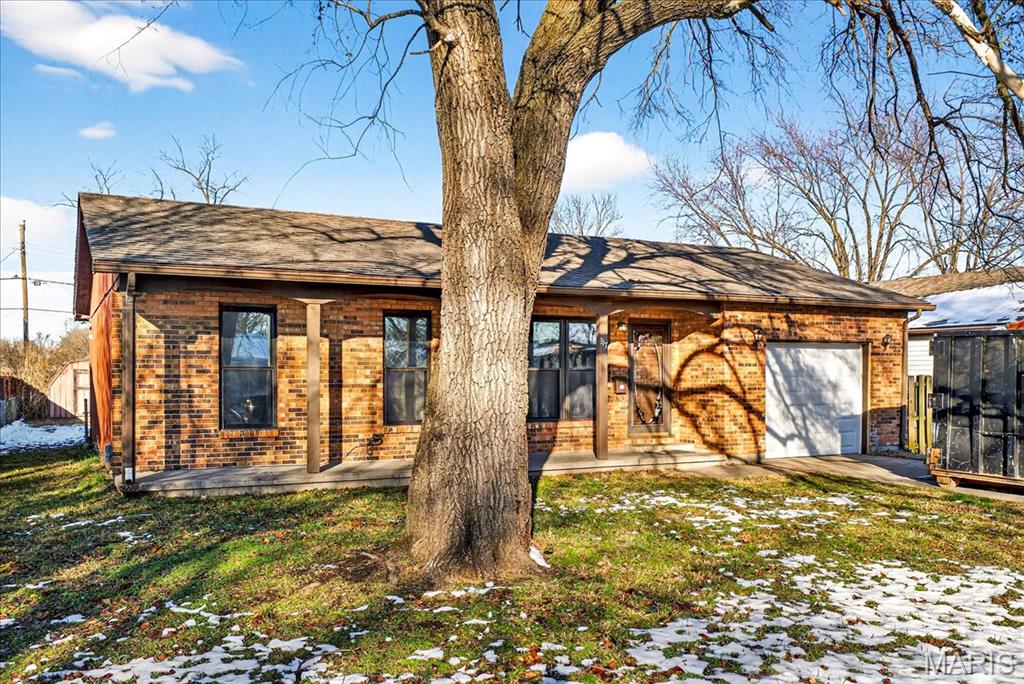 317 Sauget Avenue Property Photo 1