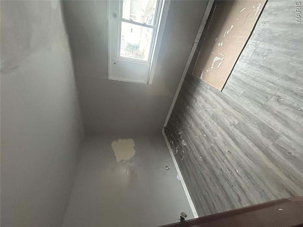 6239 Lorraine Avenue Property Photo 7