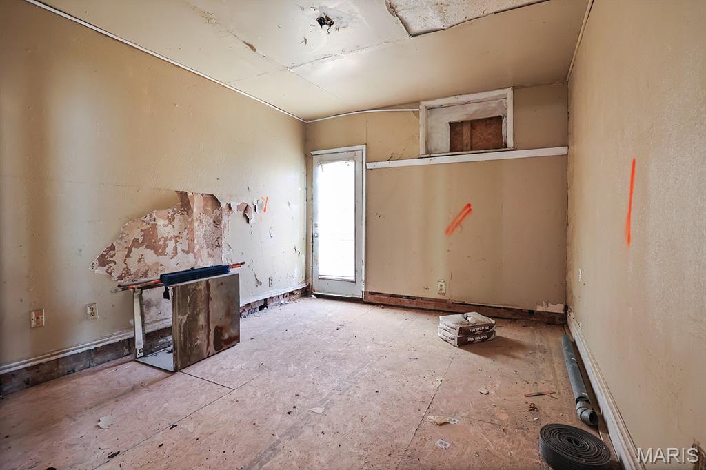 3742 California Avenue Property Photo 8