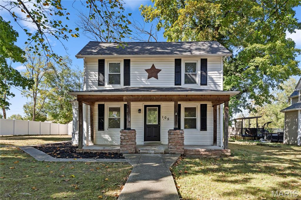 105 Sw Main Street Property Photo 1