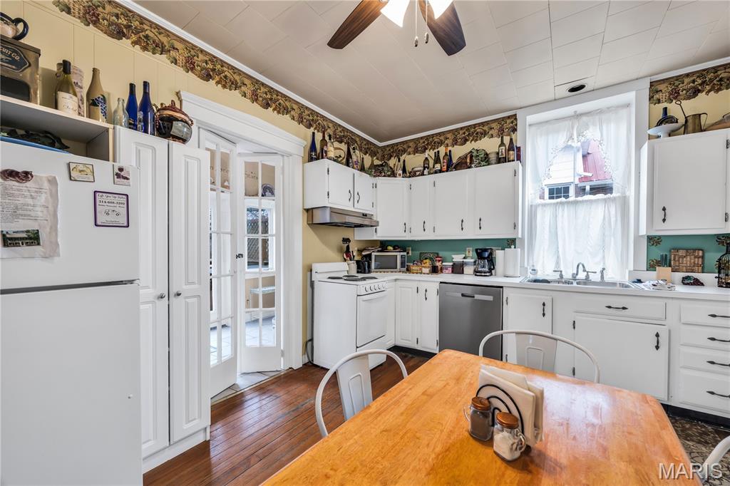 409 Schiller Street Property Photo 11