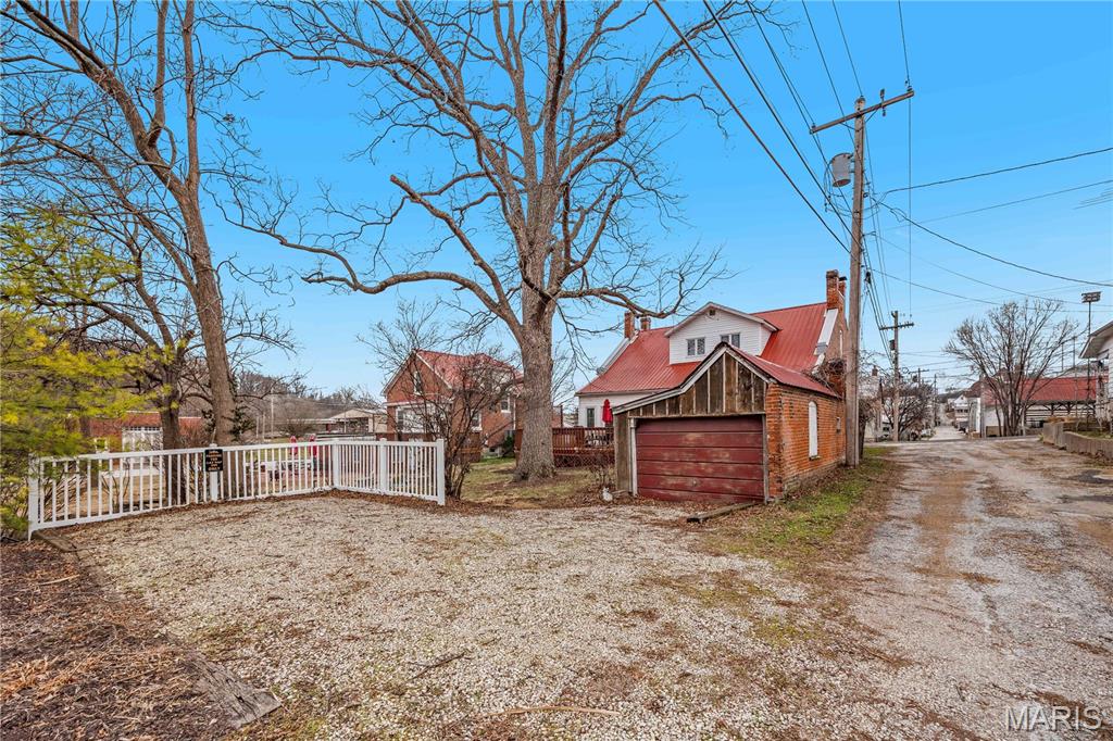 409 Schiller Street Property Photo 29