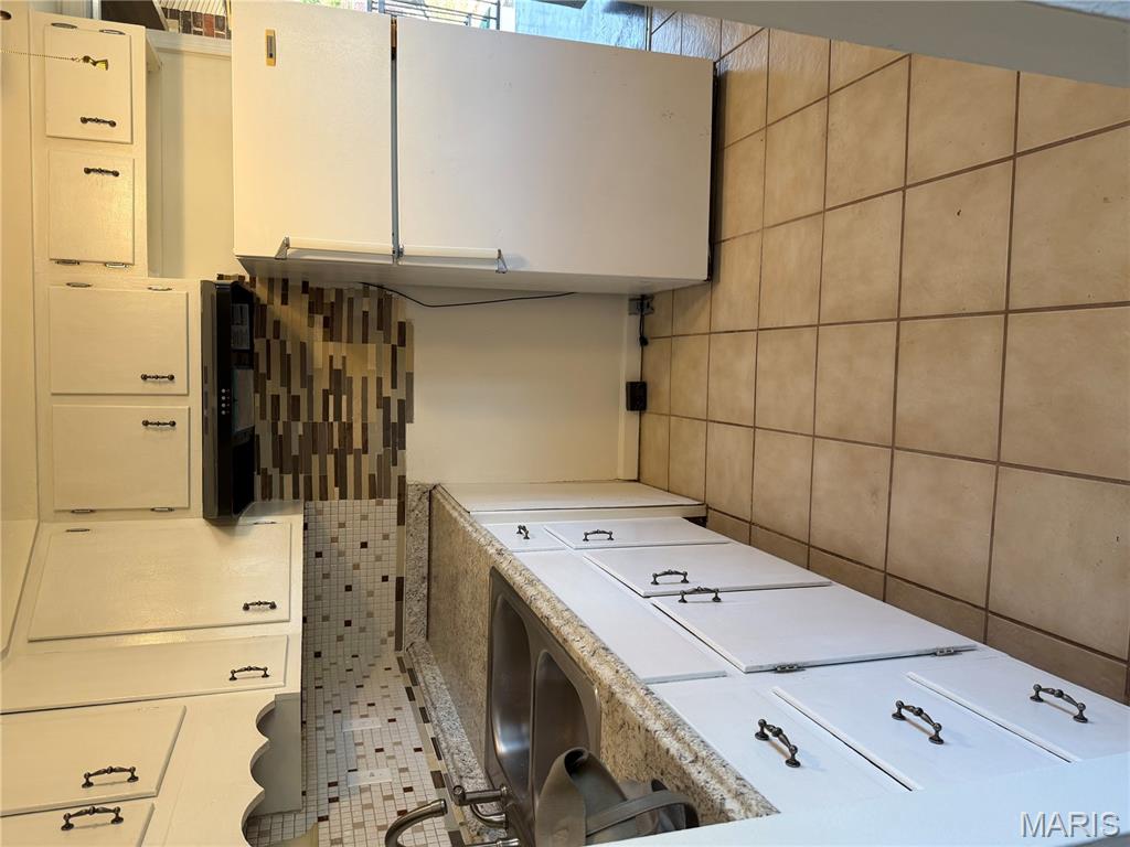 9925 Bunker Hill Drive F Property Photo 18