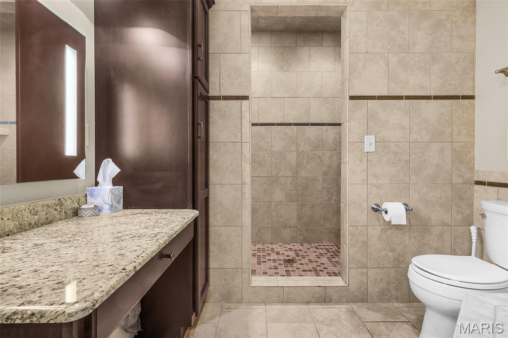 444 Windwood Lake Dr Property Photo 39