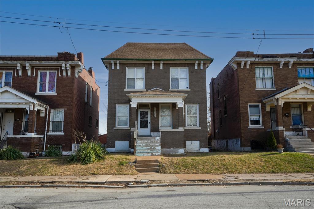 1734 N Euclid Avenue Property Photo 1