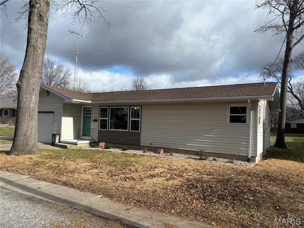 210 N Elm Street Property Photo 2