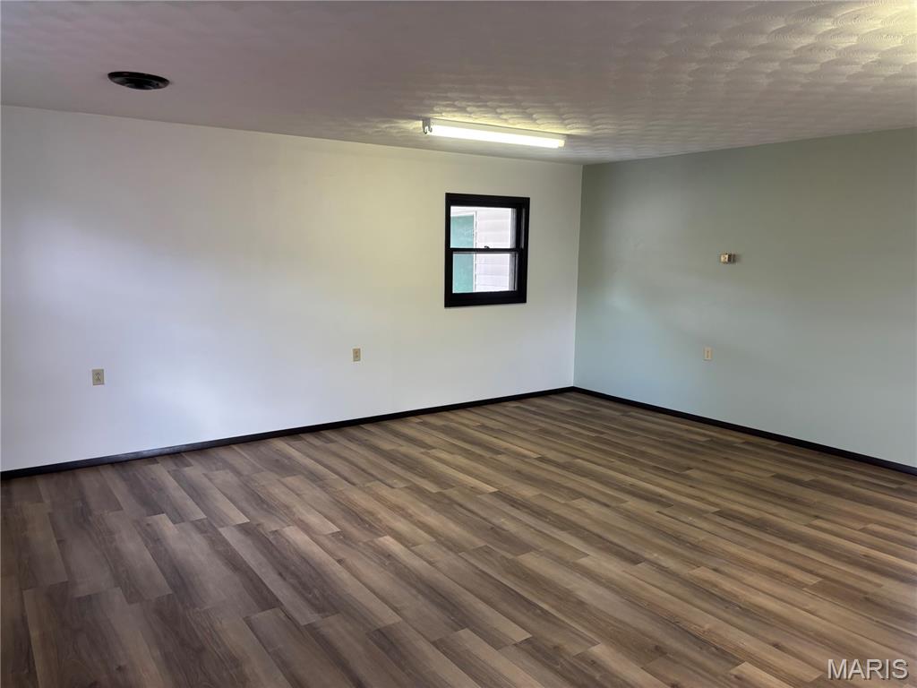 210 N Elm Street Property Photo 13