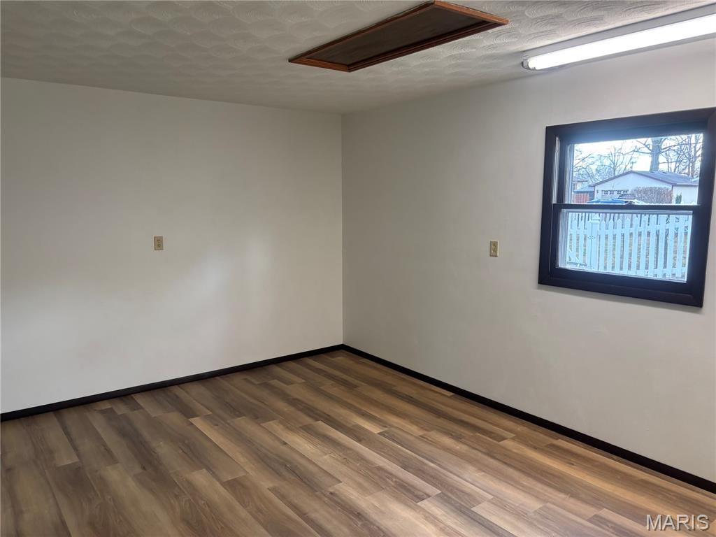210 N Elm Street Property Photo 14