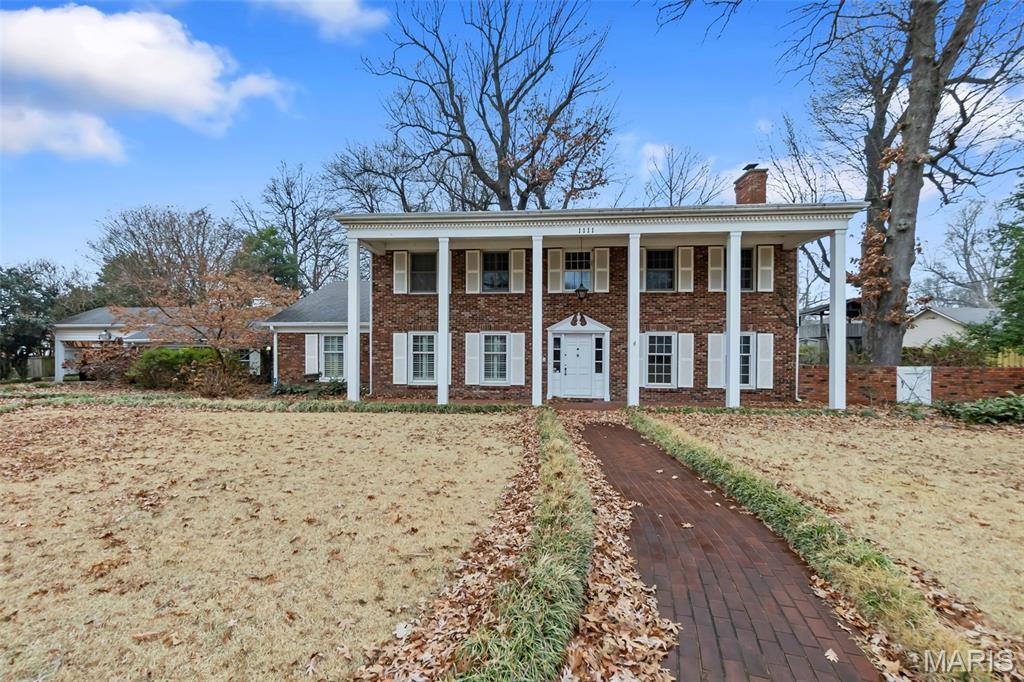 1111 White Oak Place Property Photo 1