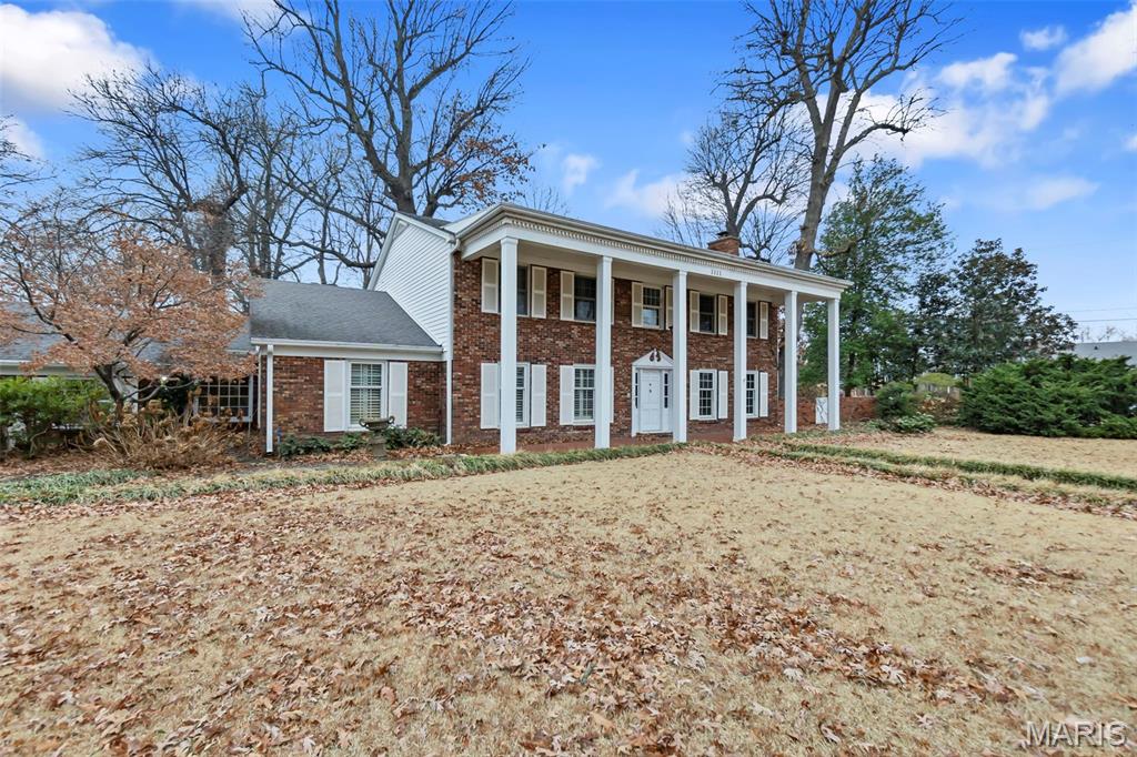 1111 White Oak Place Property Photo 2