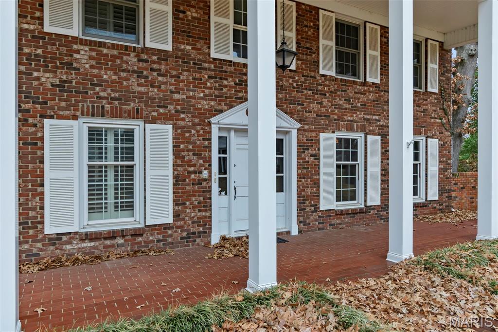 1111 White Oak Place Property Photo 4