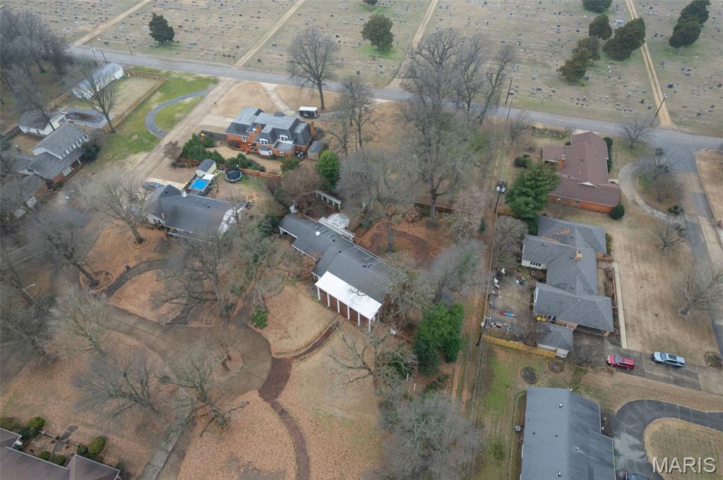 1111 White Oak Place Property Photo 6