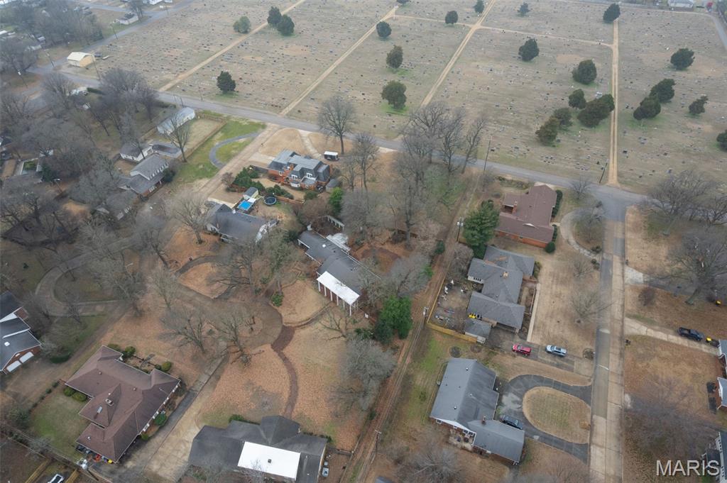 1111 White Oak Place Property Photo 7