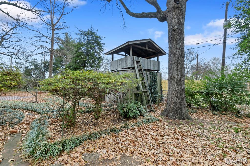 1111 White Oak Place Property Photo 14