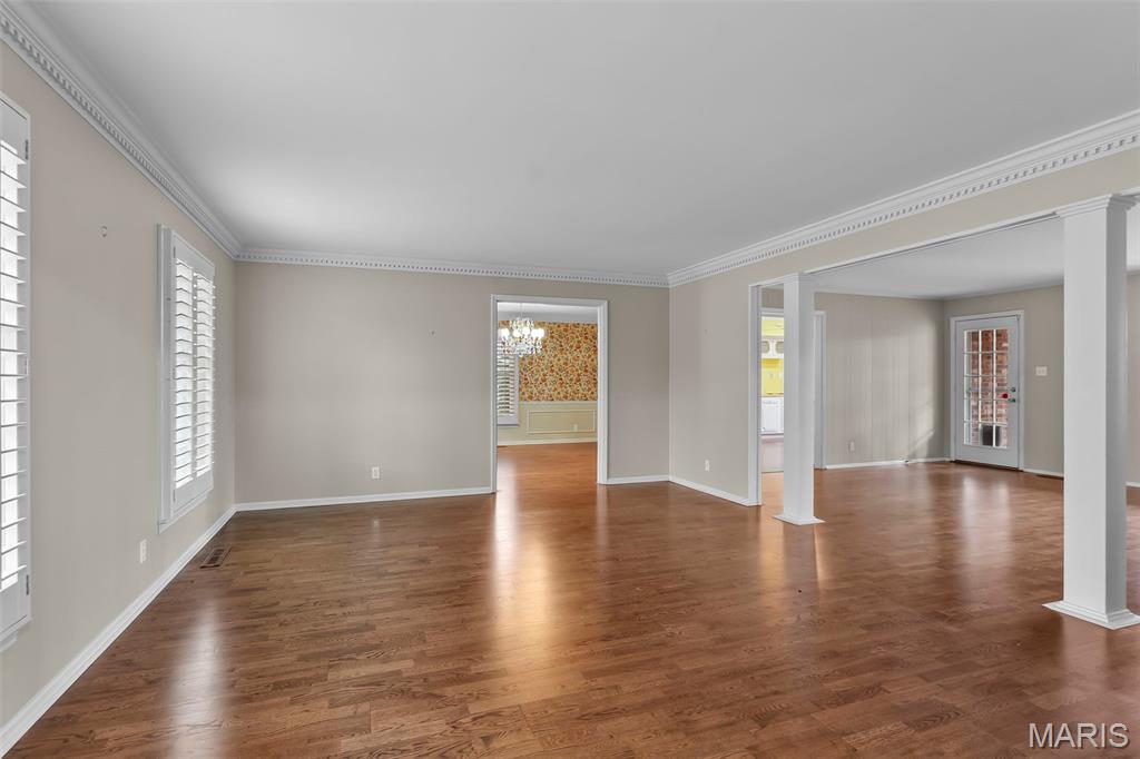 1111 White Oak Place Property Photo 16