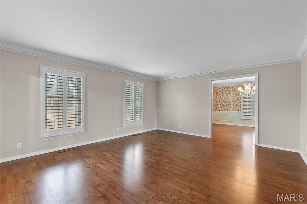 1111 White Oak Place Property Photo 17