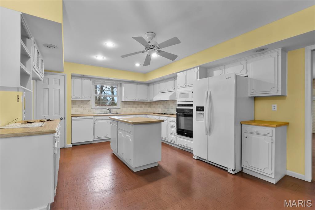 1111 White Oak Place Property Photo 24