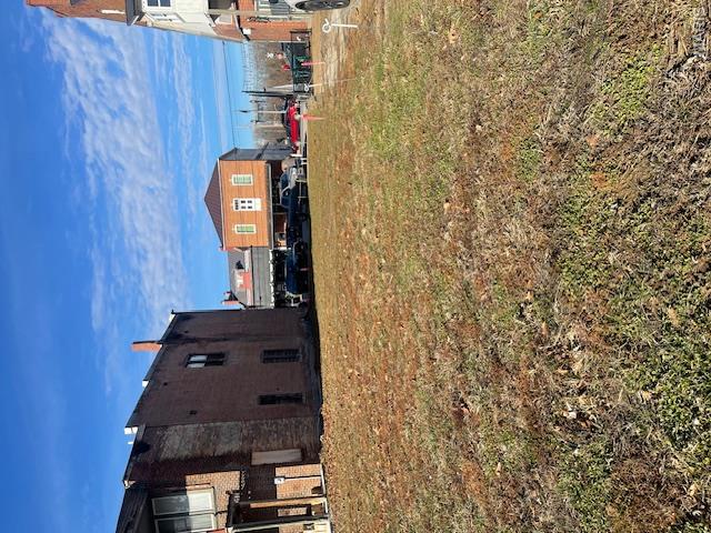 218 E 1st Street Property Photo 5