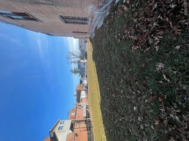 218 E 1st Street Property Photo 6