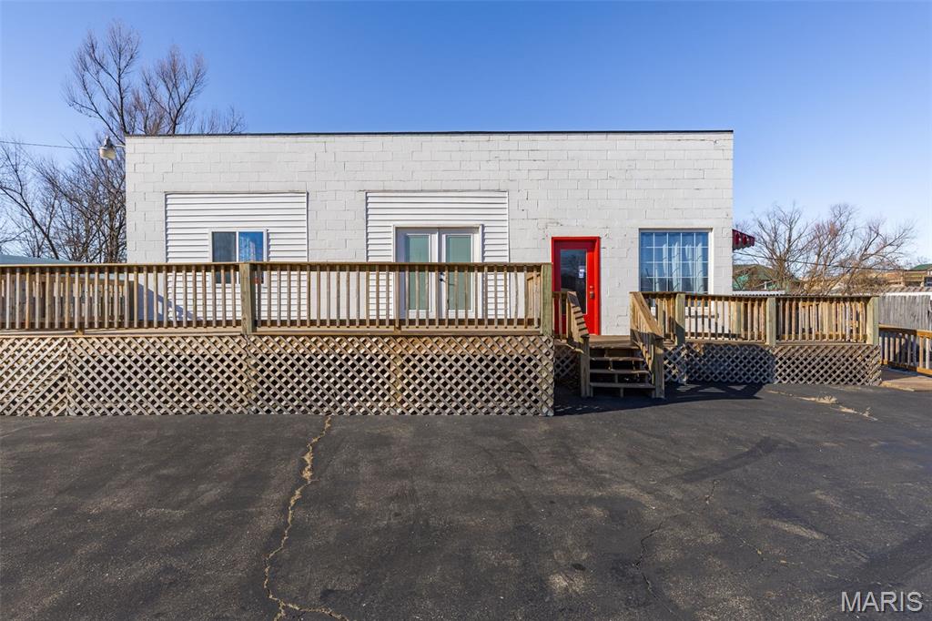 202 Lincoln Drive Property Photo 1