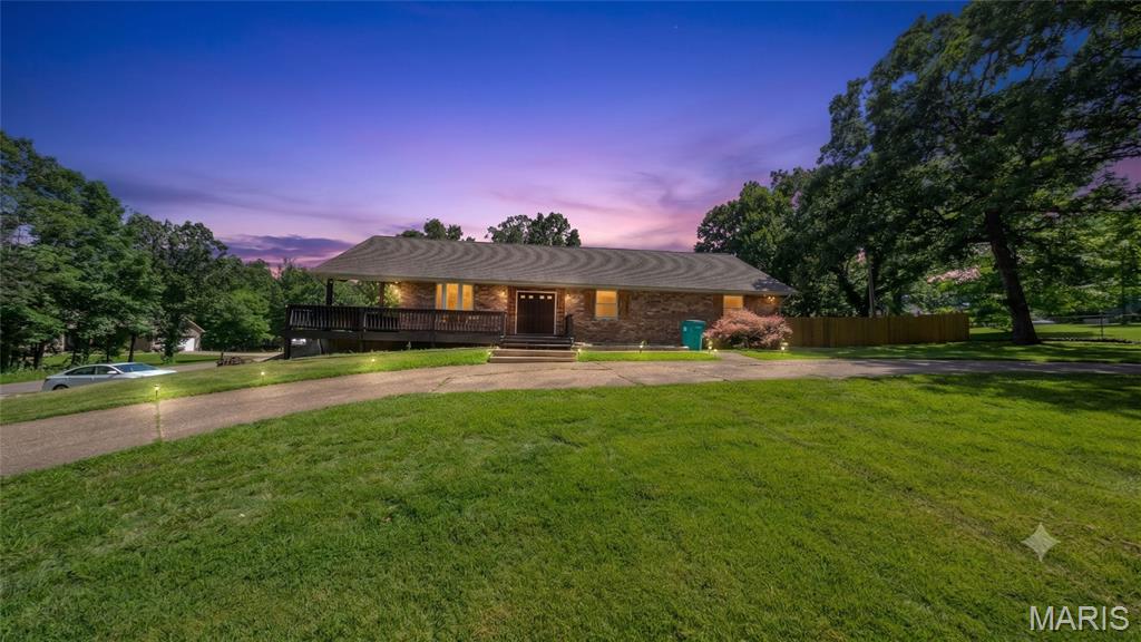 12192 Oak Hill Drive Property Photo 4